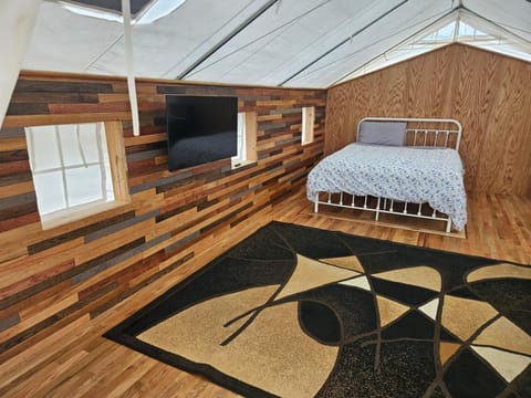 Bed, TV and multimedia