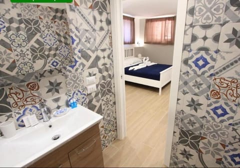 Bed, Bathroom, Photo of the whole room, Bedroom