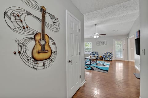 Cozy and Spacious Spring Hill 3BR 2bath Home House in Columbia