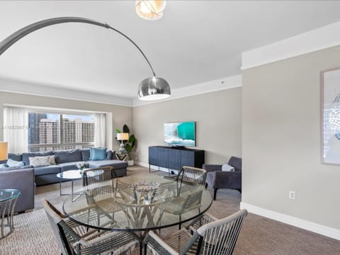 TV and multimedia, Living room, Dining area