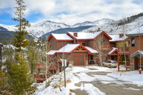 Cloudline Chalet townhouse House in Fraser