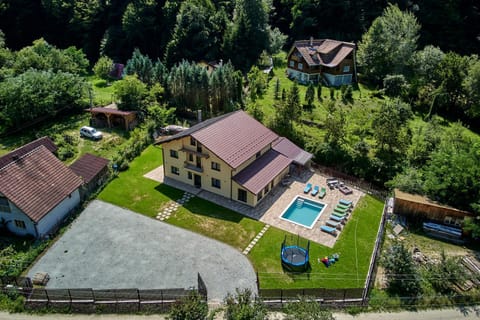 Property building, Day, Natural landscape, Bird's eye view, Pool view, sunbed