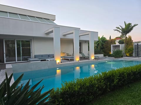 Property building, Pool view, Swimming pool