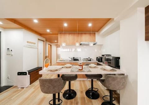Property building, Kitchen or kitchenette, Dining area, stove