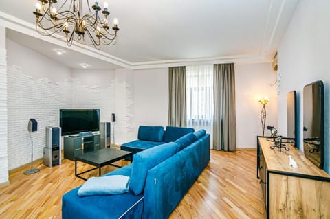 Communal lounge/ TV room, TV and multimedia, Living room, Seating area