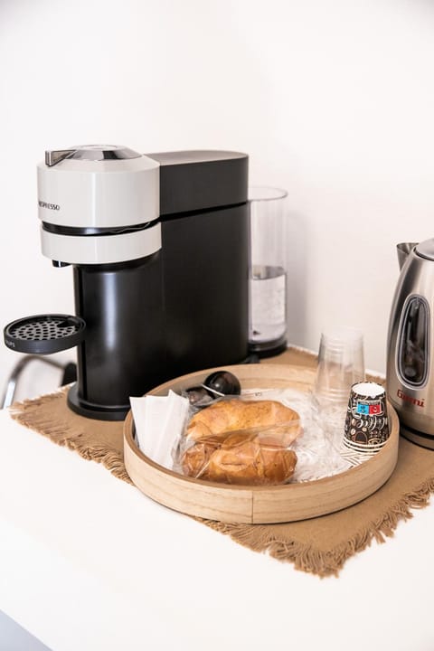 Coffee/tea facilities, Breakfast