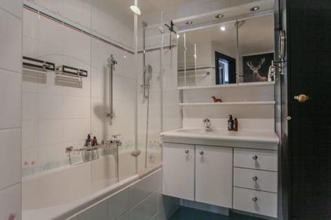 Appartement l Opaline - 3 chambres - 7 personnes - Champéry Apartment in Fribourg, Switzerland