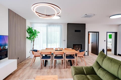 Seating area, Dining area