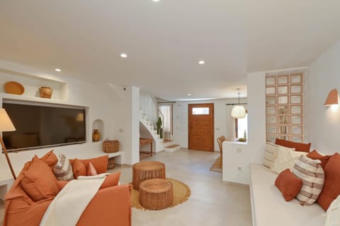 Communal lounge/ TV room, Living room