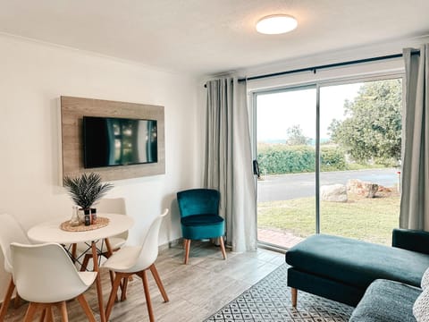 TV and multimedia, Seating area