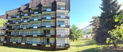 T2 ski au pied Cote brune à 100 m du Jandri Apartment in Les Deux Alpes