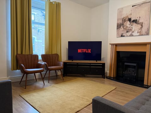 TV and multimedia, Living room, Seating area