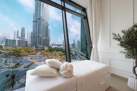 Bed, Day, View (from property/room), Balcony/Terrace, Living room, Photo of the whole room, Seating area, City view, towels