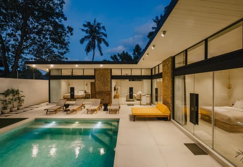 Balcony/Terrace, Swimming pool, sunbed