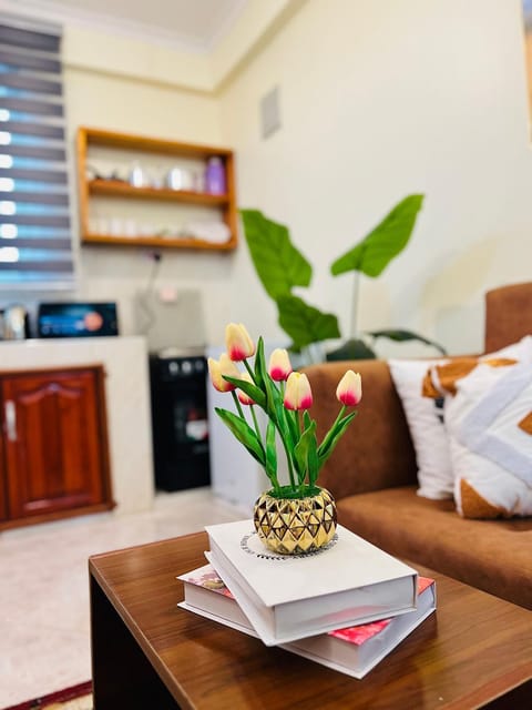 Kitchen or kitchenette, Living room, Seating area
