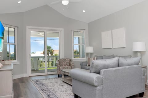 Georgia Blue by Pristine Properties Vacation Rentals House in Mexico Beach