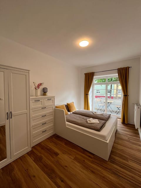 Bed, Balcony/Terrace, Photo of the whole room, Bedroom, wardrobe