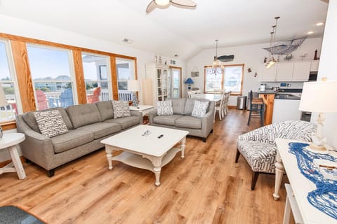 Soundside, Private Pool, Hot Tub, Rec Room-VOH50, Castle in the Sand House in Corolla