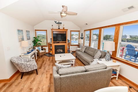 Soundside, Private Pool, Hot Tub, Rec Room-VOH50, Castle in the Sand House in Corolla