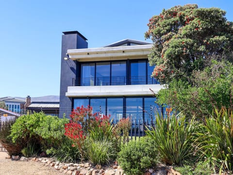 Property building, Garden, Garden view