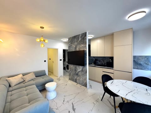 Communal lounge/ TV room, Seating area, Dining area