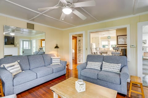 Walk to Private Beach Lake Erie Retreat with Yard! House in Huron