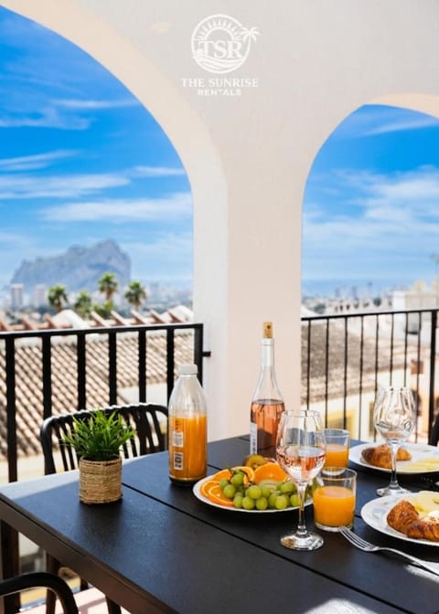 View (from property/room), Balcony/Terrace, Dining area, Mountain view, Sea view