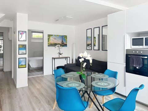 Stay & Smile Croissy, 2 parkings Apartment in Île-de-France