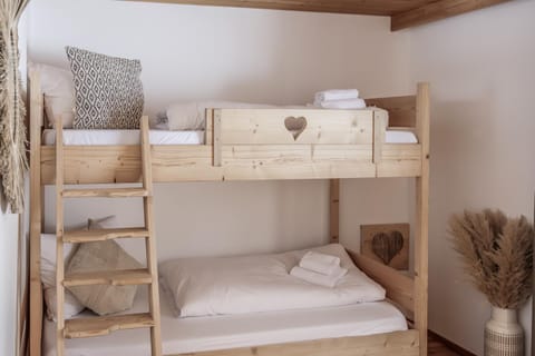 Bed, Photo of the whole room, Bedroom, bunk bed