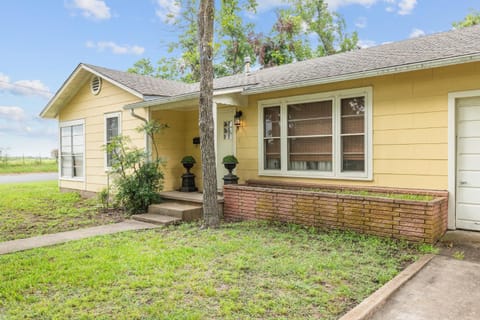 Yellow Rose House in Fredericksburg