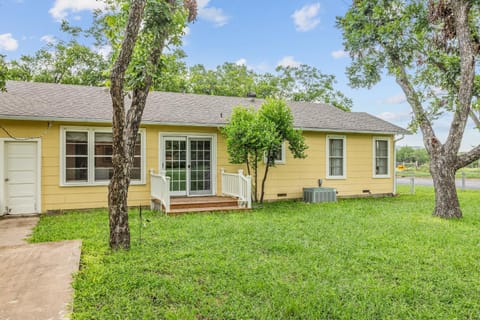 Yellow Rose House in Fredericksburg
