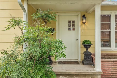 Yellow Rose House in Fredericksburg
