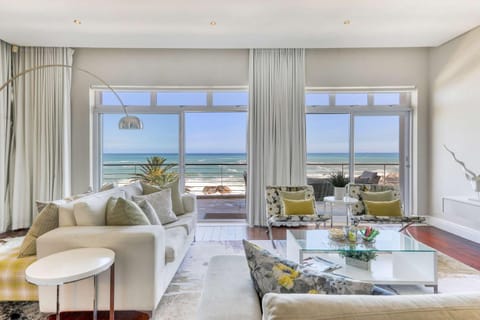 Bakoven Serenity - Pool, Ocean Views, 5 min walk to beach Apartment in Cape Town