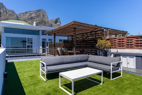 Houghton Villa Camps Bay - 5 min walk to beach Villa in Camps Bay