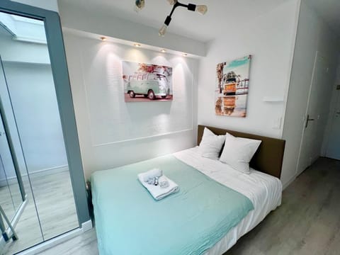 Bed, Photo of the whole room, Bedroom, towels, wardrobe