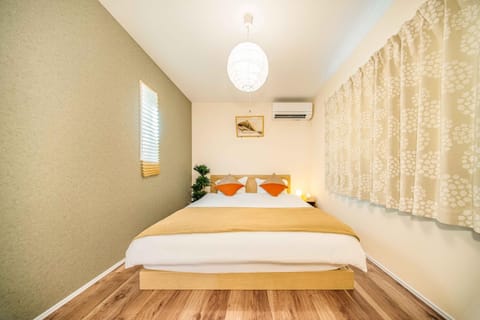 Bed, Photo of the whole room, Bedroom, air conditioner