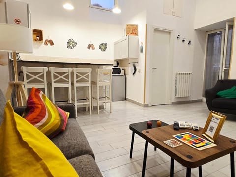 Kitchen or kitchenette, Living room