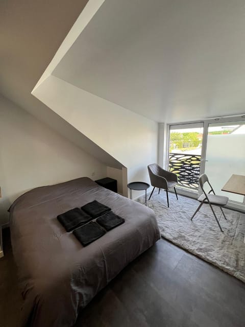 Le Cocon Netflix & Chill Apartment in Dreux