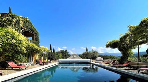 Le Mas Jorel Luxury Pool Villa with Mountain View Villa in Apt
