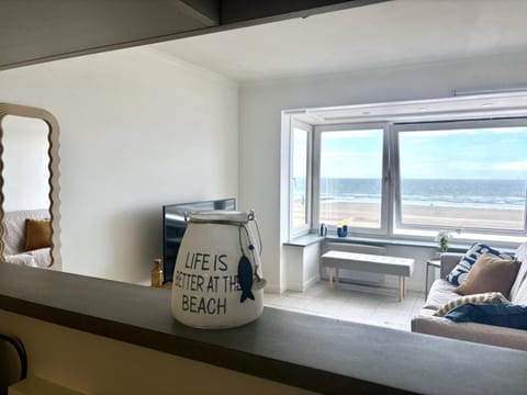 Stijlvol appartement 'Claire' met frontaal zeezicht Apartment in Ostend