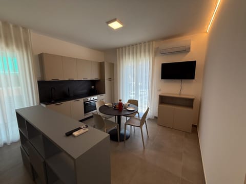TV and multimedia, Kitchen or kitchenette, Dining area