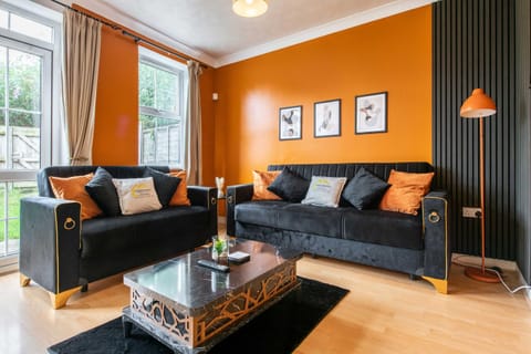 Living room, Seating area