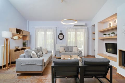 TV and multimedia, Living room, Seating area