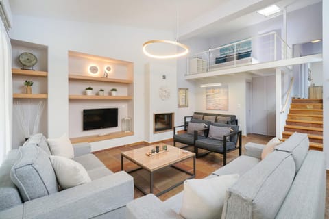 TV and multimedia, Living room, Seating area