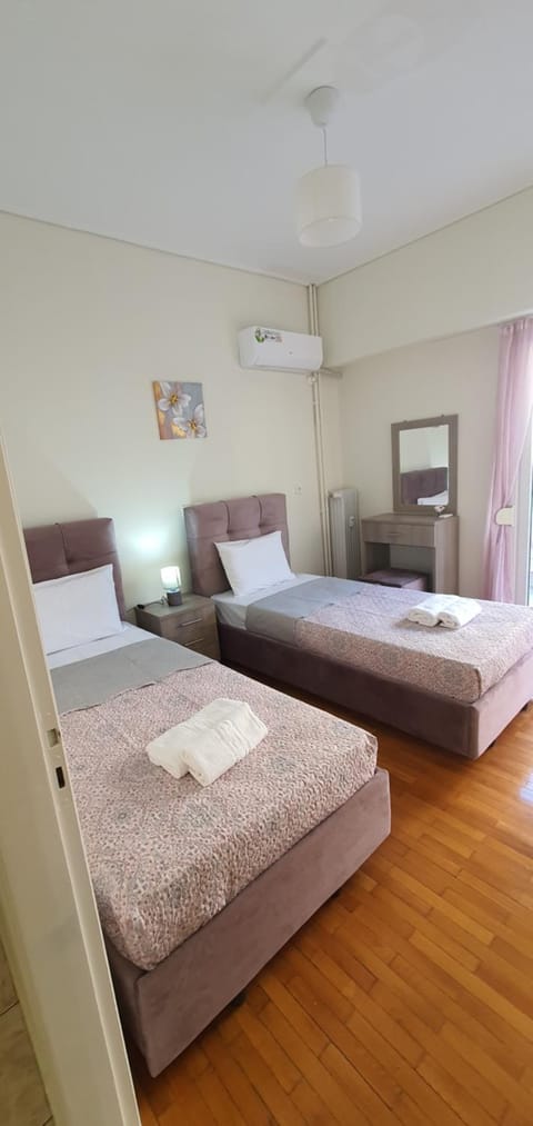 Bed, Bedroom, towels, air conditioner