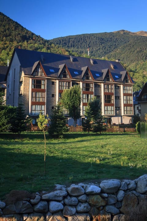 Property building, Summer, Mountain view, River view