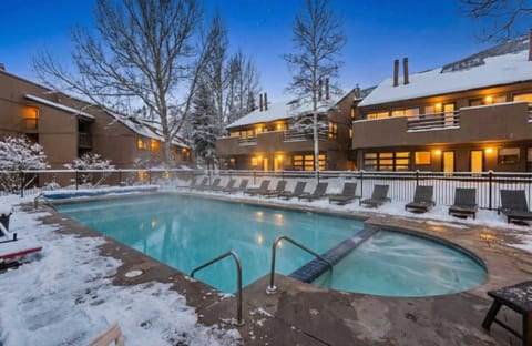 East Vail Condo Shared Pool & Hot Tub House in Vail