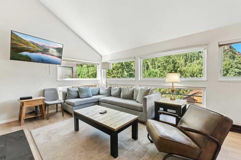 East Vail Condo Shared Pool & Hot Tub House in Vail