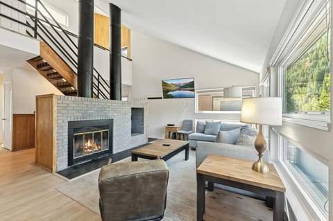 East Vail Condo Shared Pool & Hot Tub House in Vail