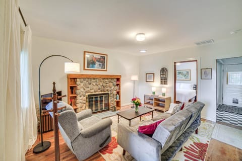 Steps to Lake Huron Retreat with Yard in St Ignace House in Saint Ignace